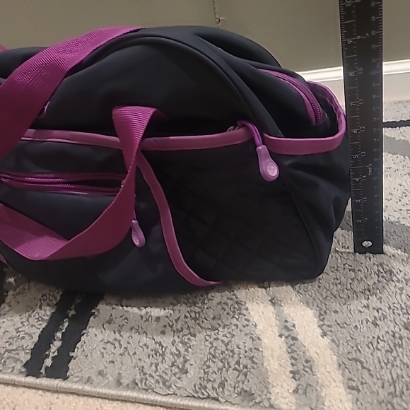 Gaiam Yoga Studio Gym Duffle Bag Black/purple Medium - Picture 9 of 13